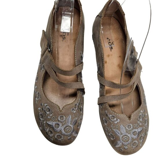 Taos WISH Women's Embroidered Mary Jane Flats Size‎ 7 US / 38 EU Taupe Suede - Picture 2 of 15